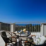 Modern & Private In Unique Location, Pool And Sunset Terrace
