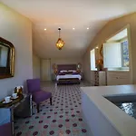 Modern & Private In Unique Location, Pool And Sunset Terrace Villa
