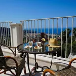 Modern & Private In Unique Location, Pool And Sunset Terrace Villa *