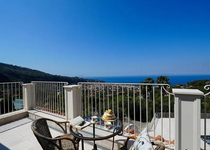 Modern & Private In Unique Location, Pool And Sunset Terrace 빌라 *