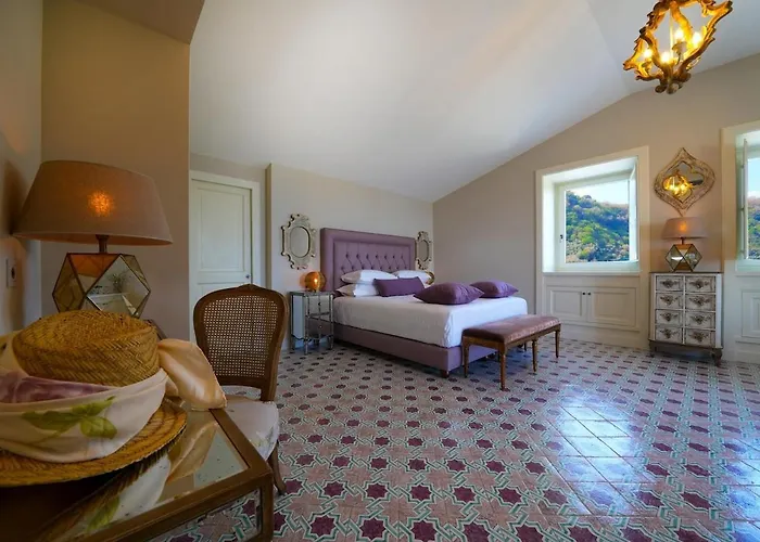 Modern & Private In Unique Location, Pool And Sunset Terrace