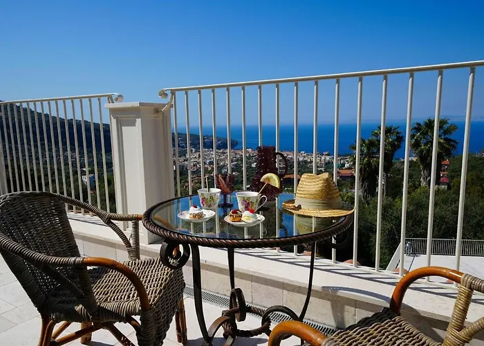 Modern & Private In Unique Location, Pool And Sunset Terrace 빌라 *