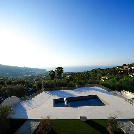 Modern & Private In Unique Location, Pool And Sunset Terrace Βίλα *