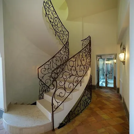 Modern & Private In Unique Location, Pool And Sunset Terrace *