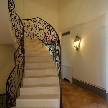 Modern & Private In Unique Location, Pool And Sunset Terrace