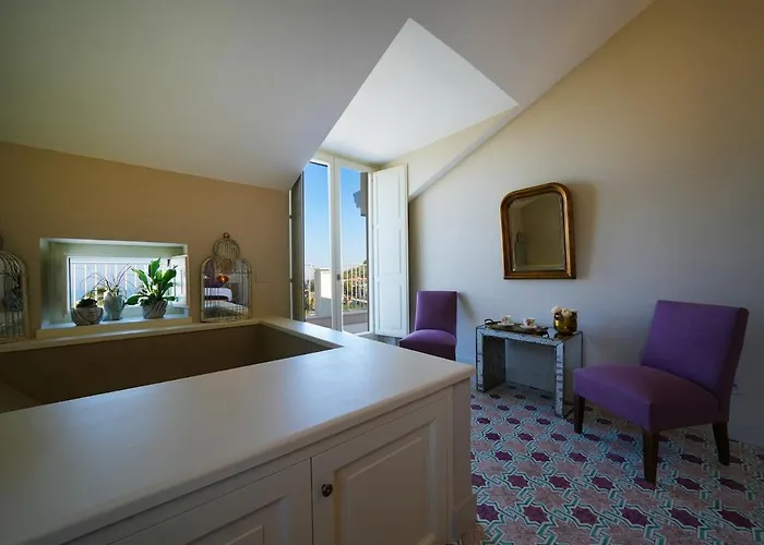 Modern & Private In Unique Location, Pool And Sunset Terrace Villa