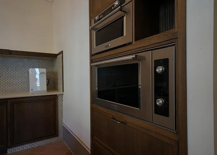 Modern & Private In Unique Location, Pool And Sunset Terrace *