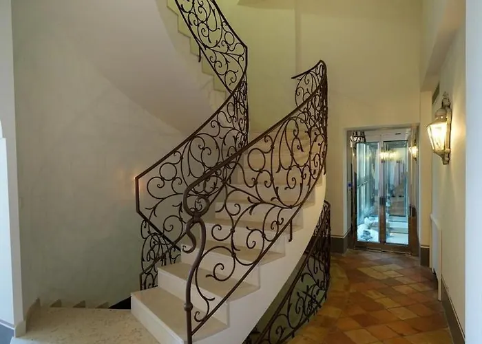 Modern & Private In Unique Location, Pool And Sunset Terrace *