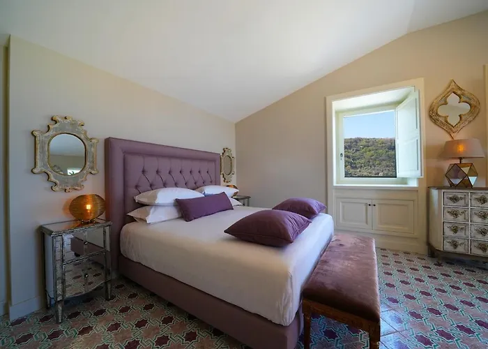 Modern & Private In Unique Location, Pool And Sunset Terrace