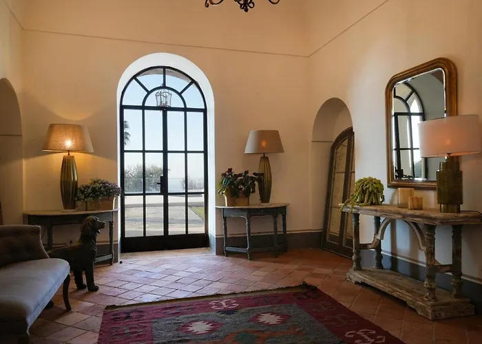 Modern & Private In Unique Location, Pool And Sunset Terrace Villa *