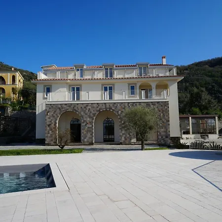 Modern & Private In Unique Location, Pool And Sunset Terrace * Sorrento