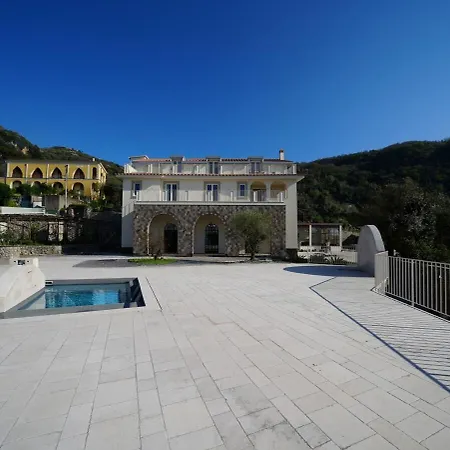 Modern & Private In Unique Location, Pool And Sunset Terrace Villa Sorrento