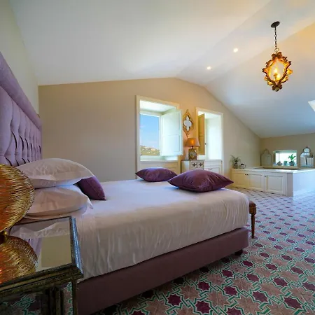 Modern & Private In Unique Location, Pool And Sunset Terrace Villa *