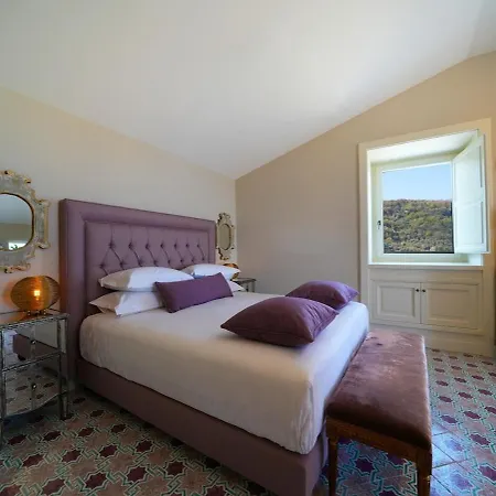 Modern & Private In Unique Location, Pool And Sunset Terrace