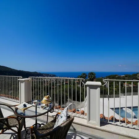 Modern & Private In Unique Location, Pool And Sunset Terrace Sorrento