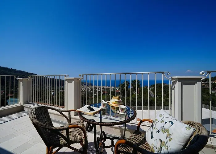 Modern & Private In Unique Location, Pool And Sunset Terrace