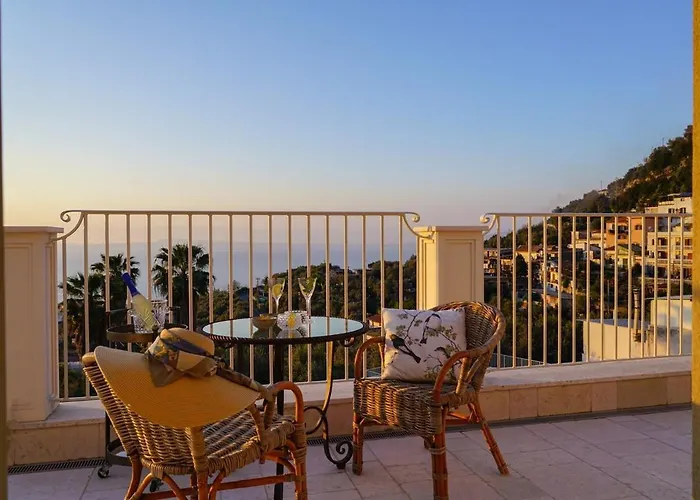 Modern & Private In Unique Location, Pool And Sunset Terrace Sorrento