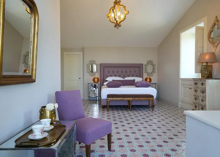 Modern & Private In Unique Location, Pool And Sunset Terrace